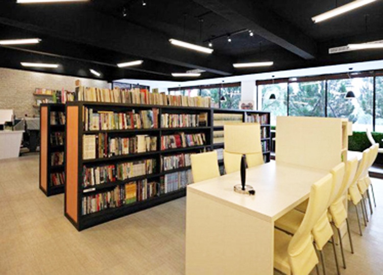 Biblioteca y librería